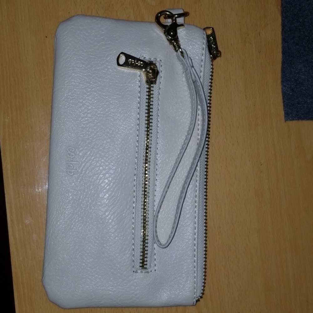 Colab wristlet